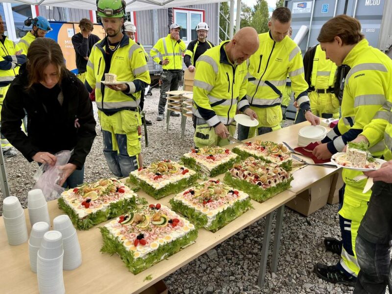 Taklagsfest För Omstritt Bygge Dalabygden 